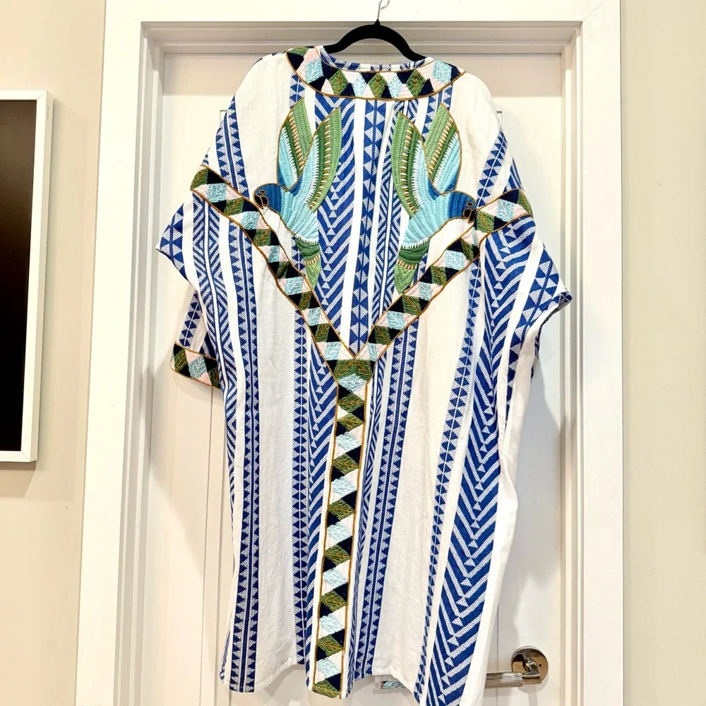 FARM Rio Blue and White Geometric Coverup - Picture 5 of 10